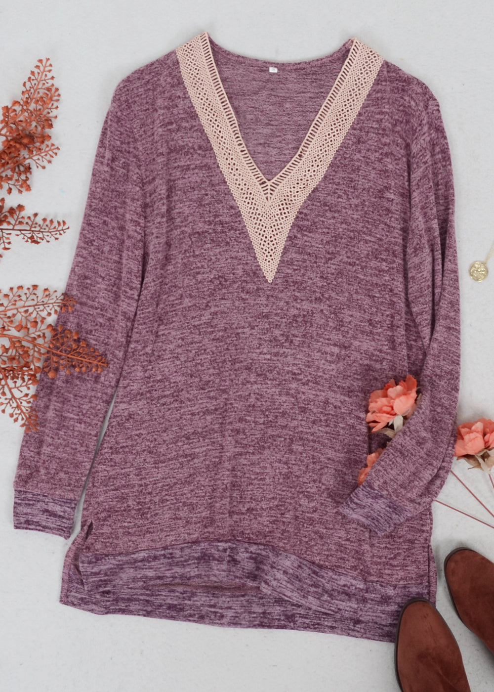 Suéter de crochet de dos tonos con cuello en V