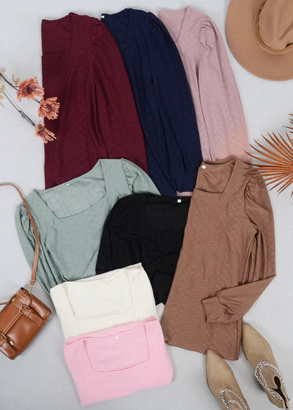 Blusa plisada con escote cuadrado y hombros descubiertos