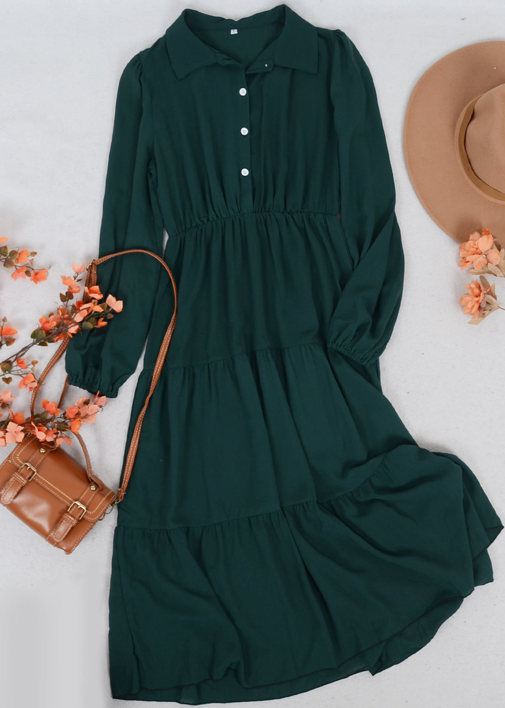 Vestido con botones en la parte delantera y cuello escalonado