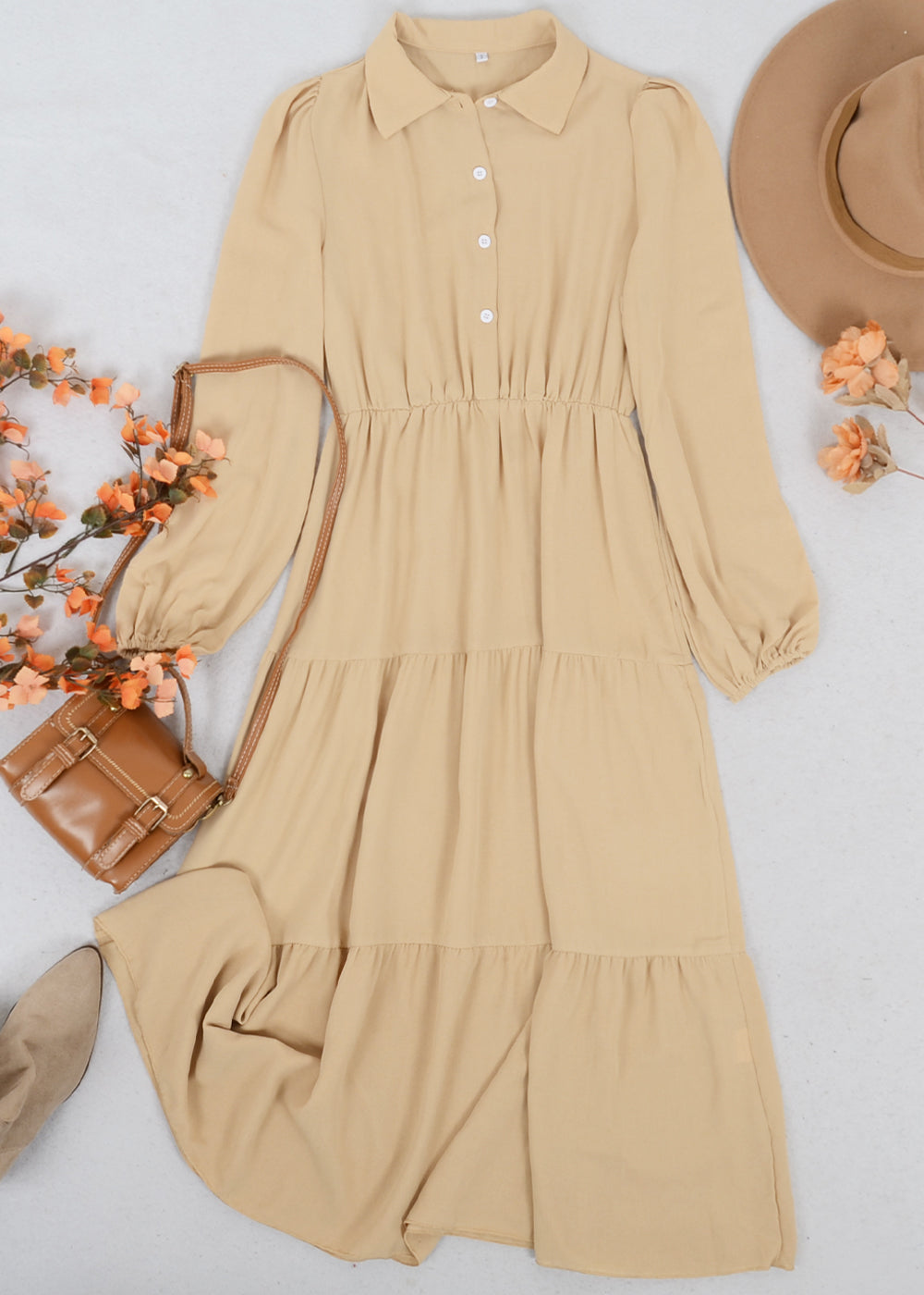 Vestido con botones en la parte delantera y cuello escalonado