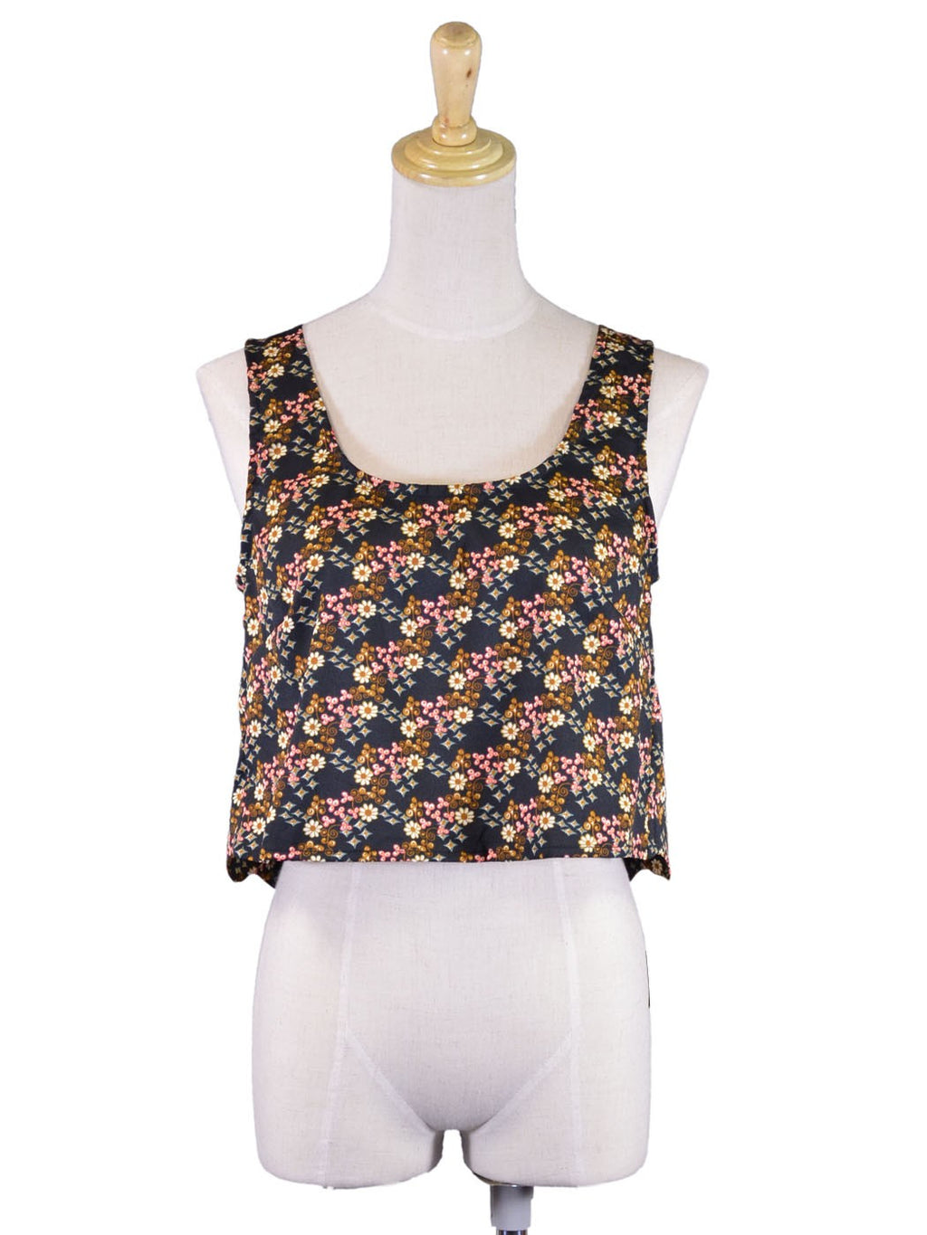 En Creme - Top corto con espalda abierta, escote festoneado y estampado floral encantador