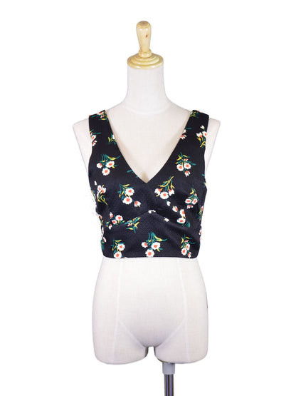 Lush Lovely Cute Oriental Floral Quilt Textured Print V-Neck Cropped Tank Top