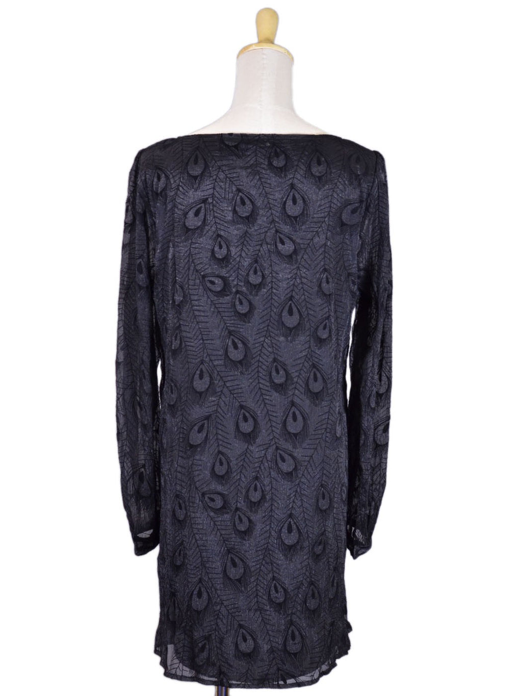 Vestido de cóctel de noche con mangas largas y plumas de pavo real encantador en crema