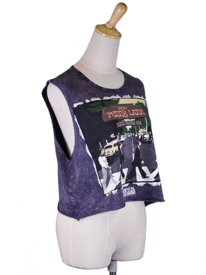 Camiseta azul oscuro con la portada del álbum de Penny Lane inspirada en el estilo vintage de The Classic Brand