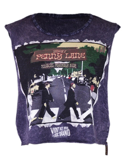 Camiseta azul oscuro con la portada del álbum de Penny Lane inspirada en el estilo vintage de The Classic Brand