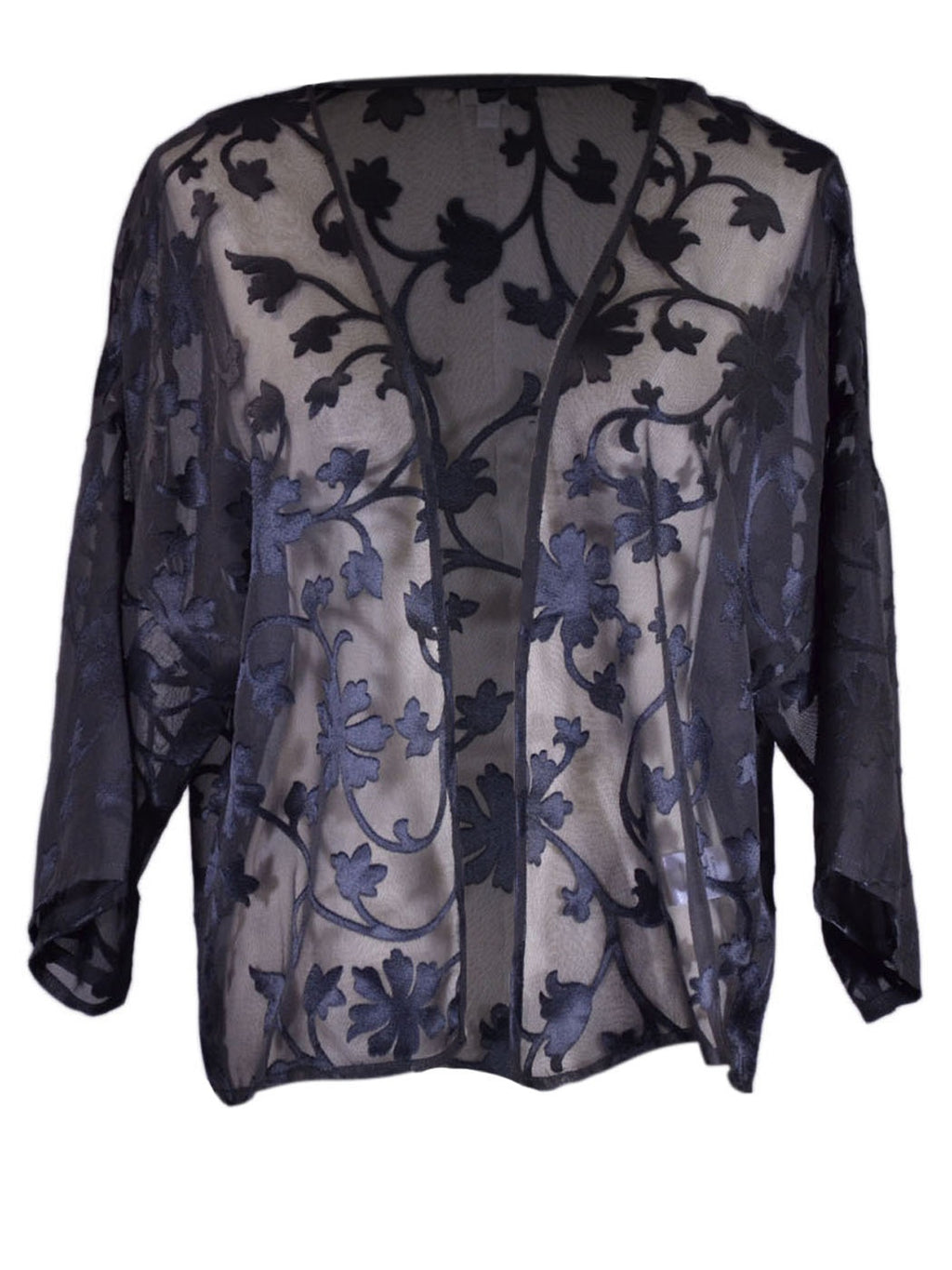 Chaqueta tipo kimono corta de red transparente con apliques de flores y hojas negras de la marca En Creme