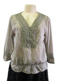 Bonita blusa campesina de crochet con ribete de cuentas en color topo y cintura fruncida para mujer, fabricada en EE. UU.
