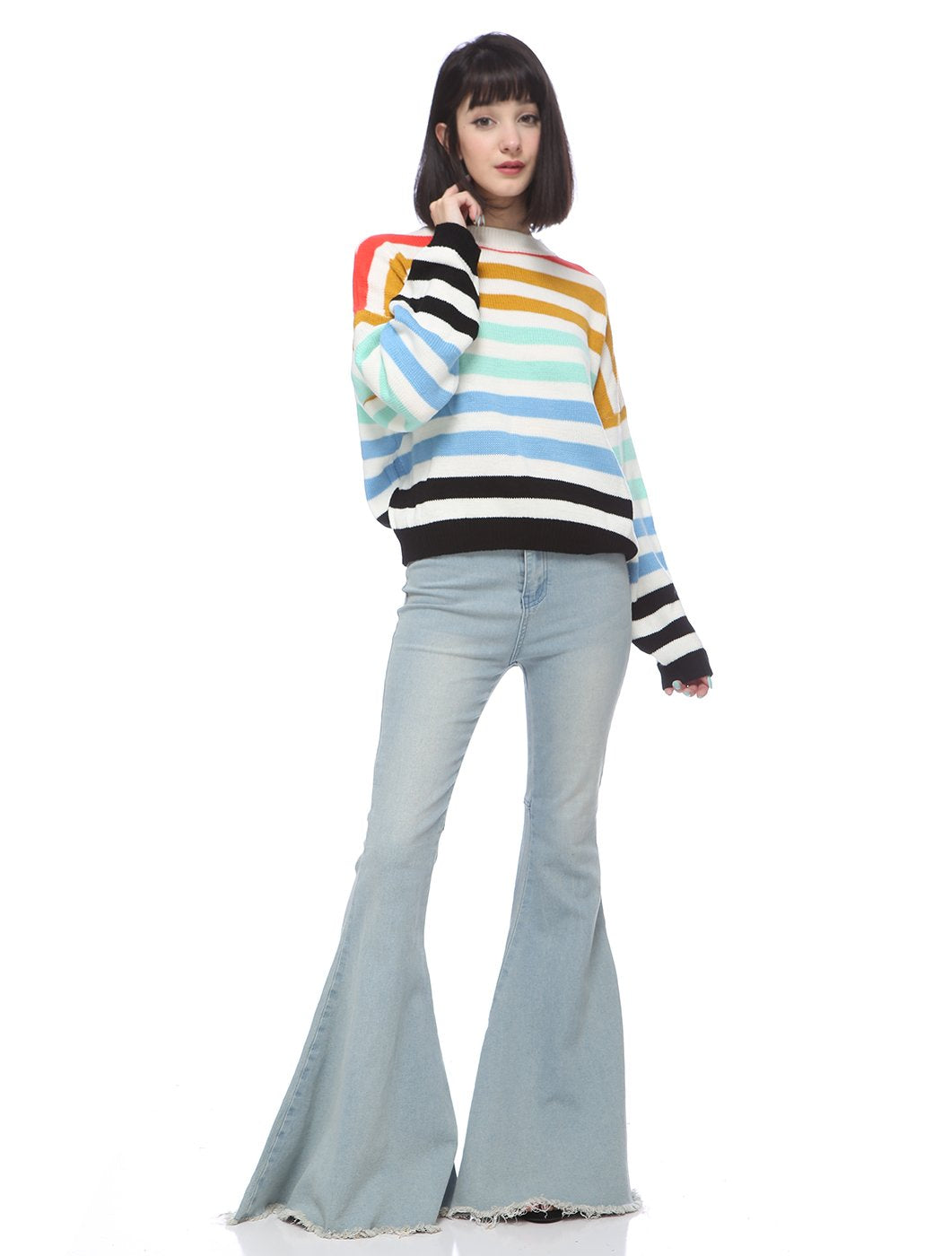 Suéter con rayas de arcoíris