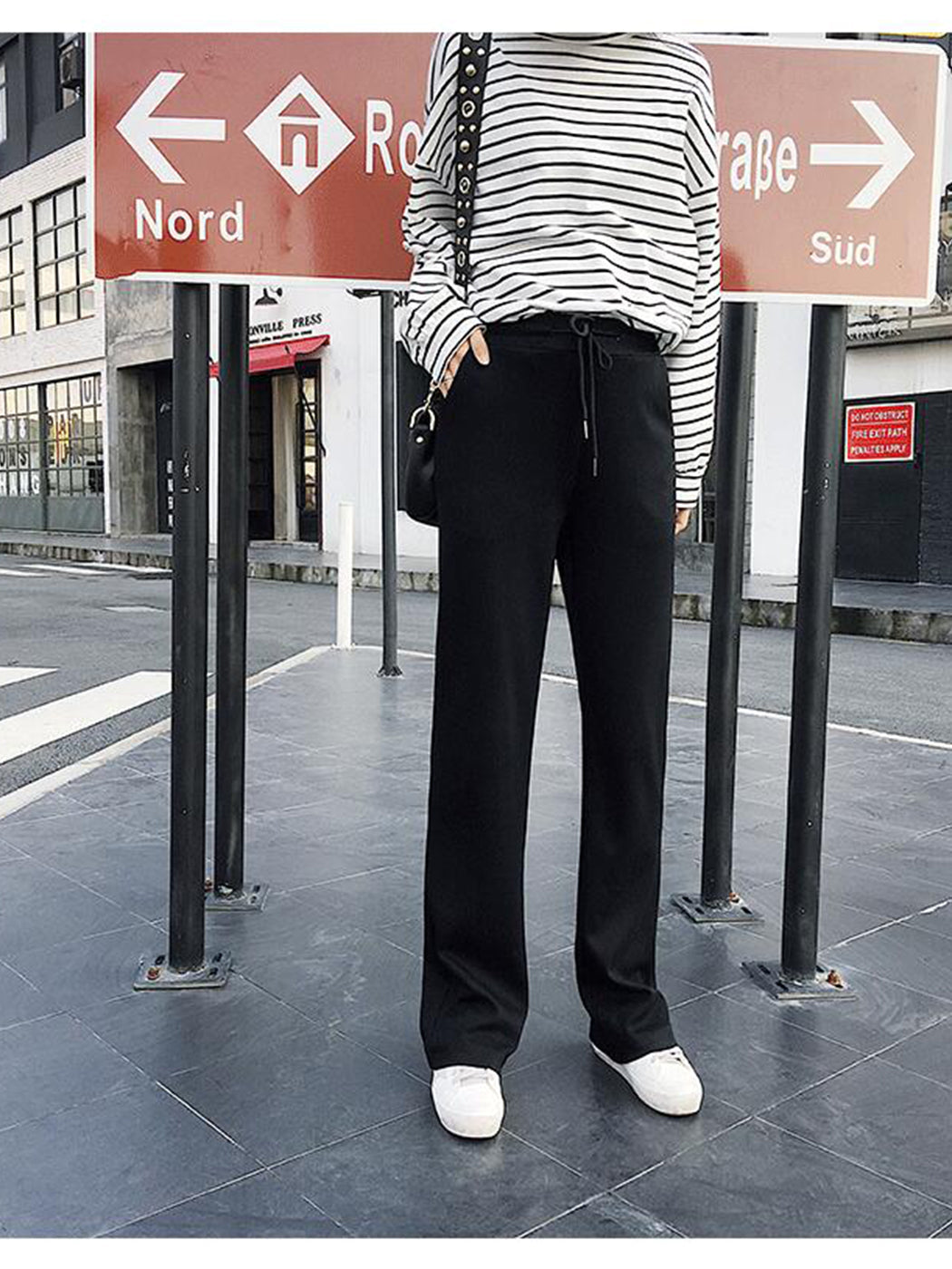 Relaxed Fit Drawstring Pocket Joggers