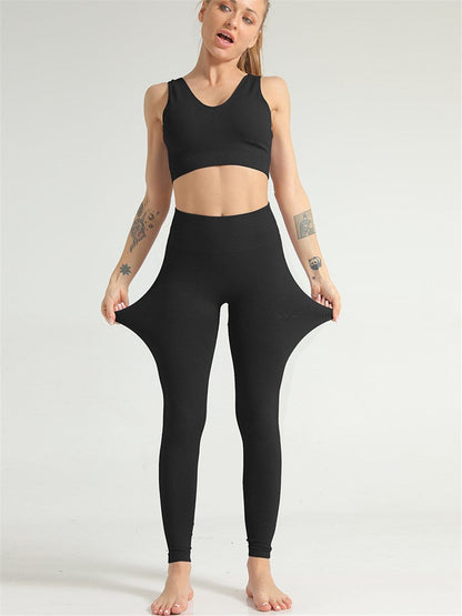 Conjunto cómodo de fitness y yoga