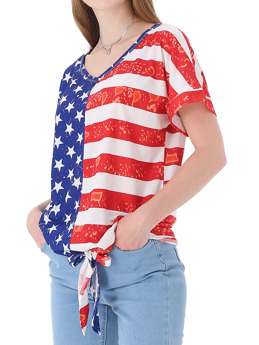 Camisa con cuello en V, estampado de bandera y lazo en la parte delantera