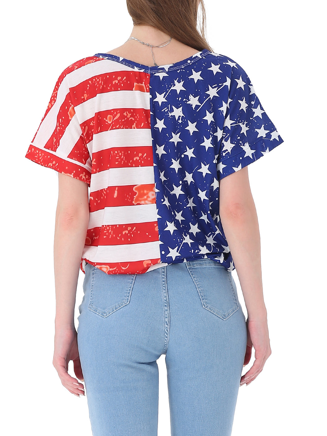 Camisa con cuello en V, estampado de bandera y lazo en la parte delantera