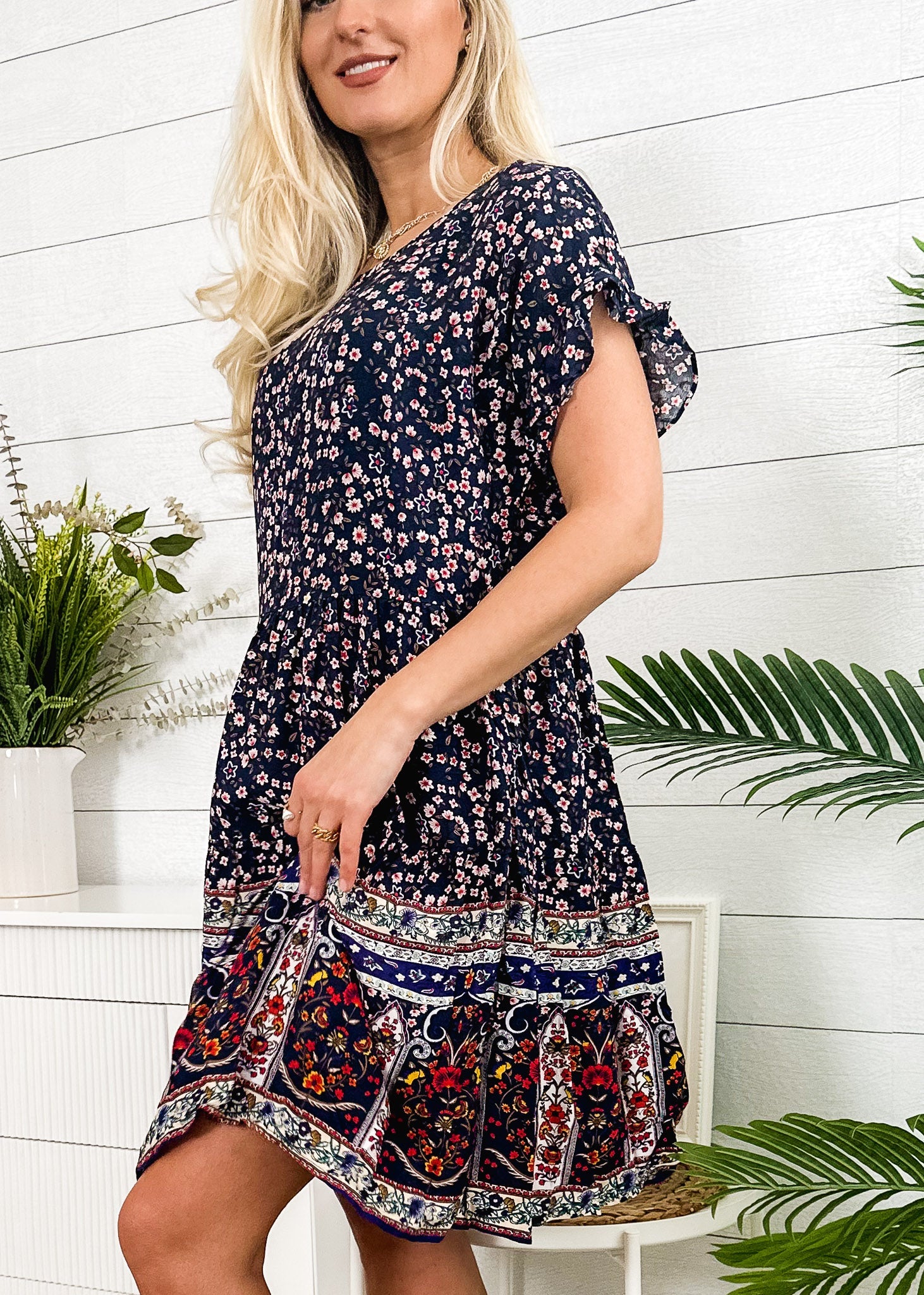 Vestido bohemio de manga corta con volantes 