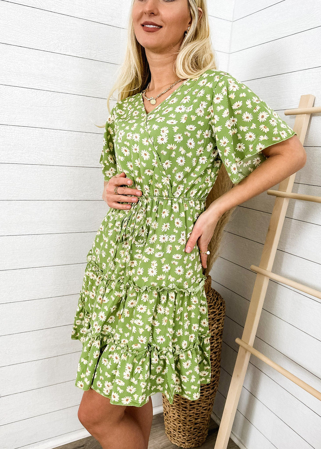 Vestido escalonado con estampado floral 