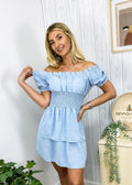 Vestido fruncido con hombros descubiertos y cintura alta 