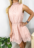 Vestido con cuello con volantes y textura de leopardo 