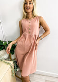 Vestido imperio con detalle de botones fruncidos 