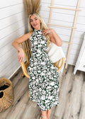 Vestido de verano con escote halter y capas 