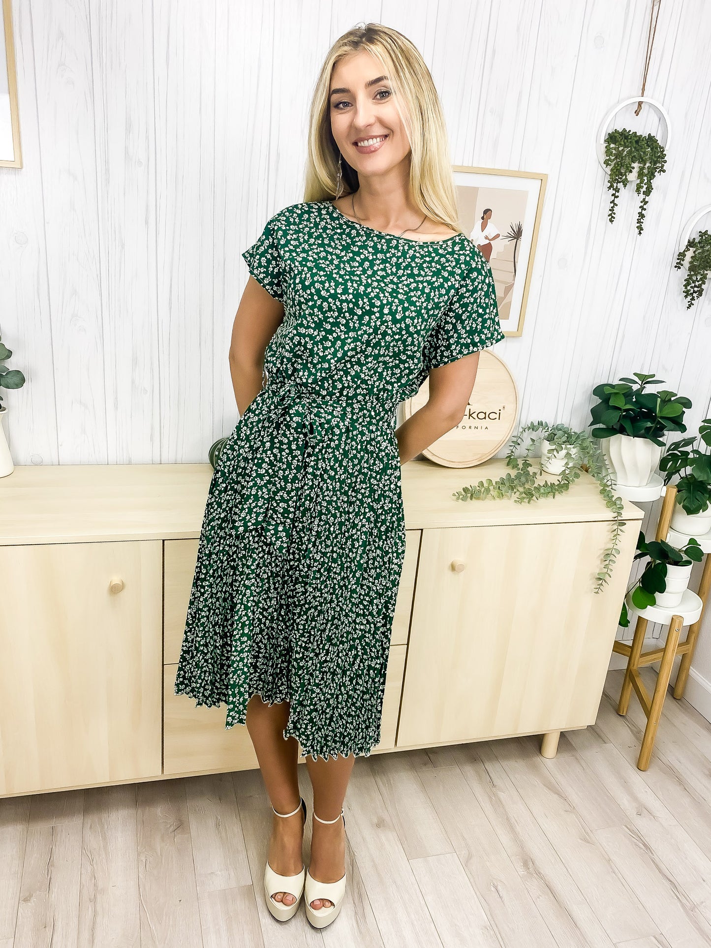 Vestido plisado con estampado de flores ditsy 