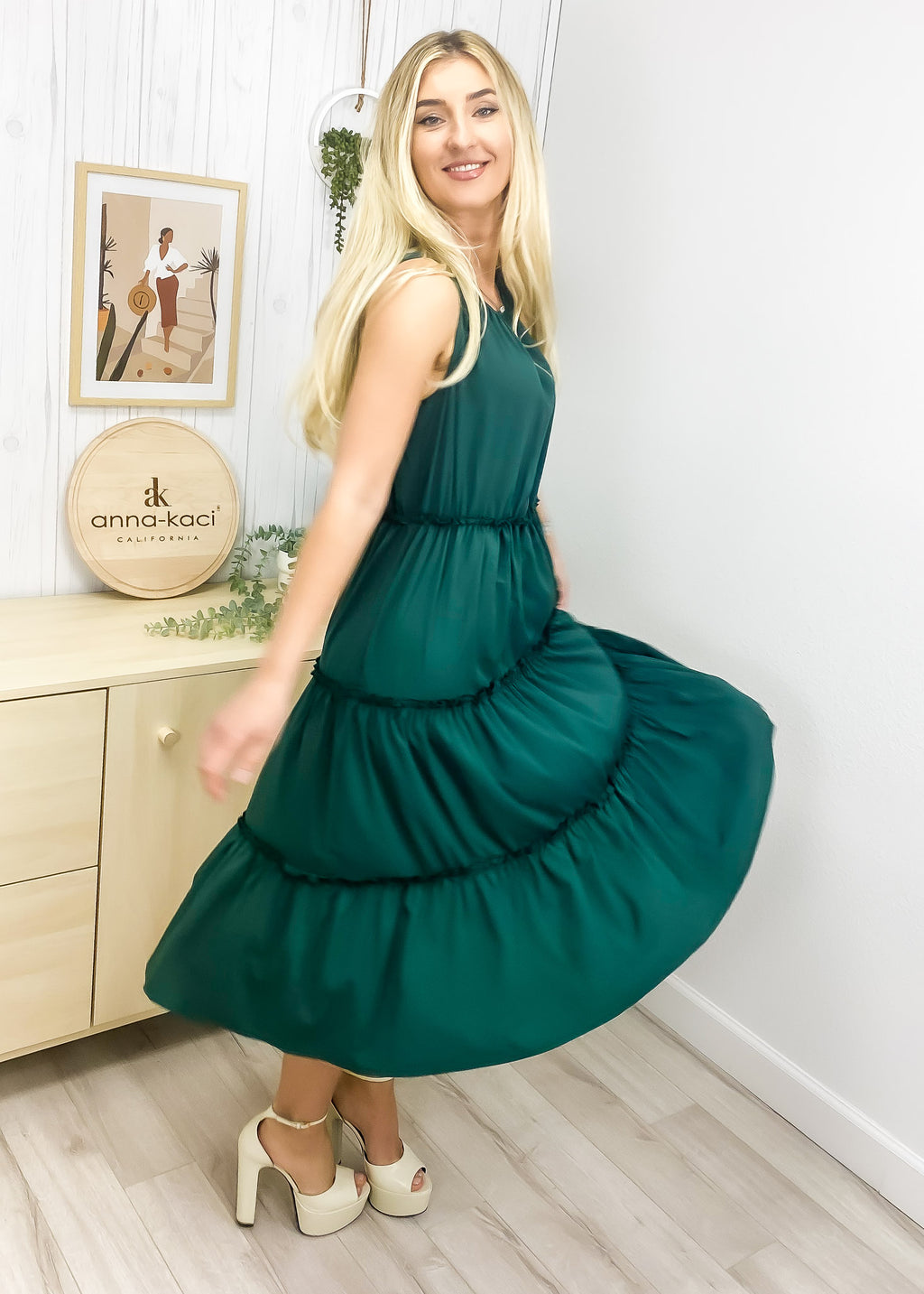Vestido veraniego de campo con volantes en capas 