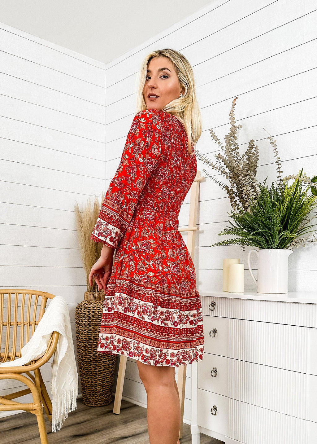 Vestido con escote en V y estampado bohemio 