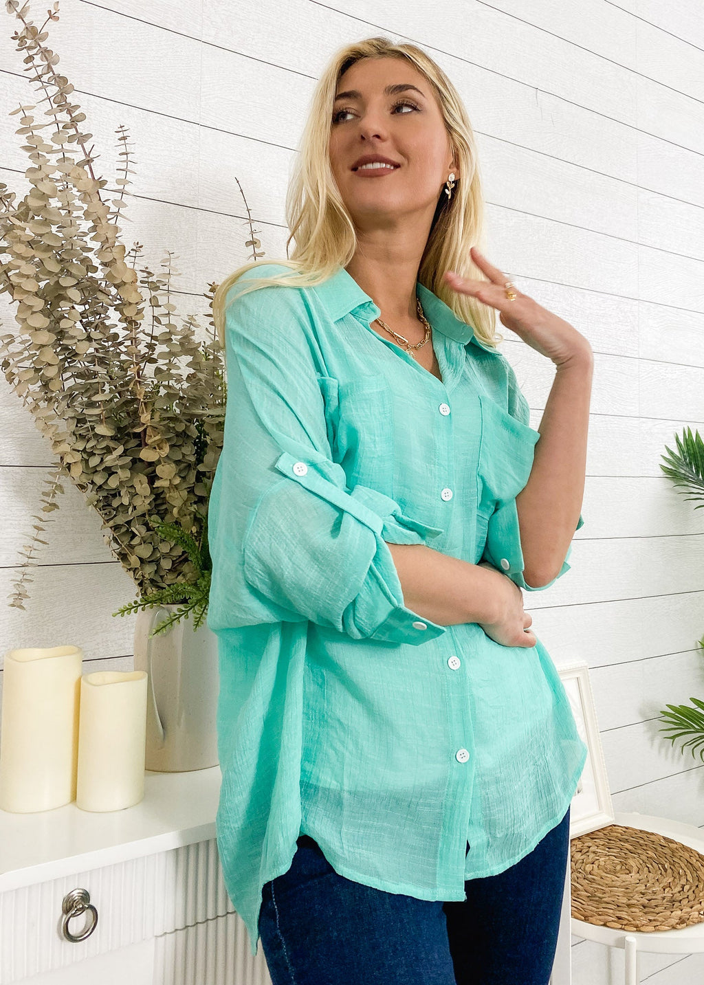 Camisa con botones de luz de color sólido 
