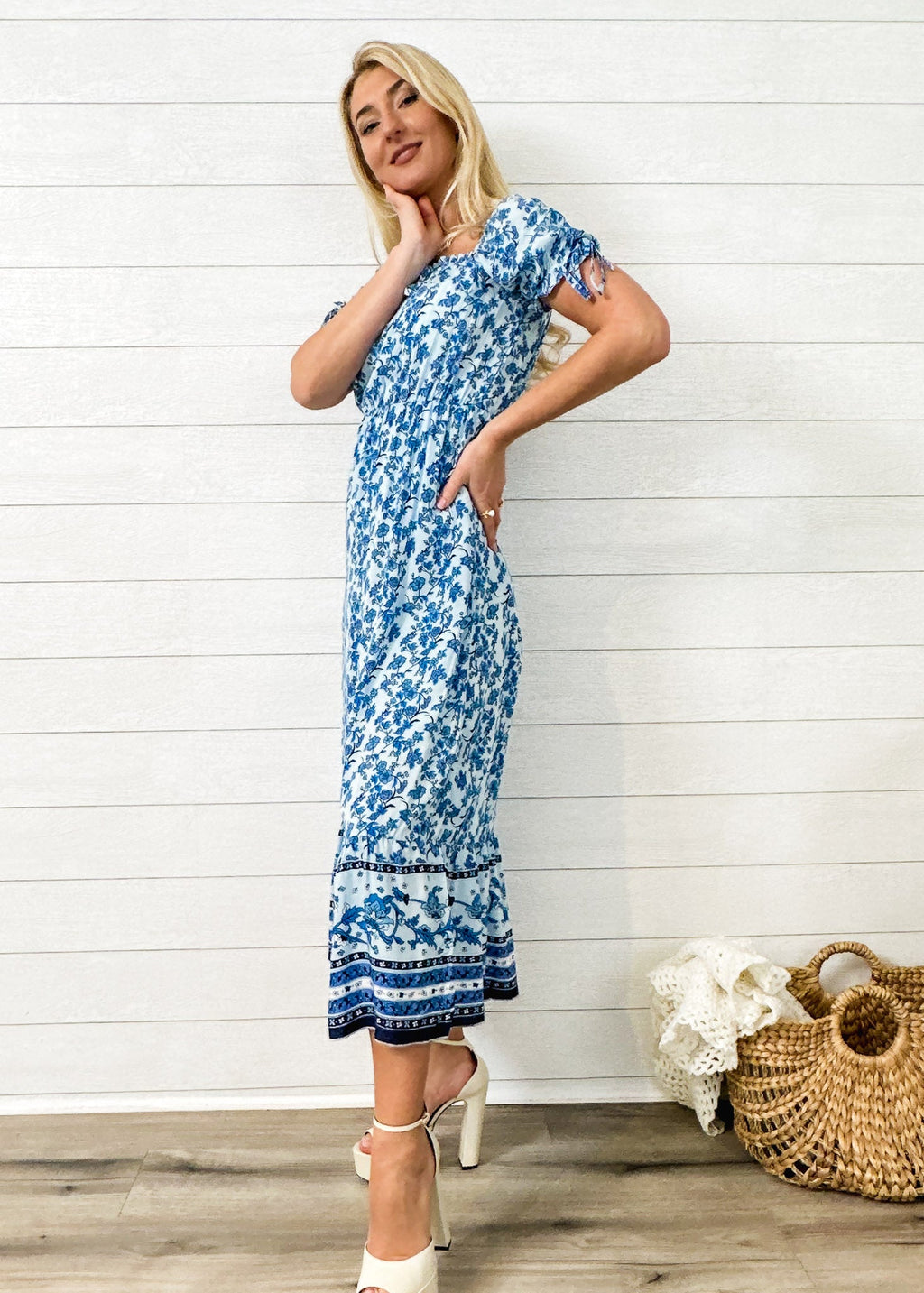 Vestido con estampado bohemio y mangas abullonadas 