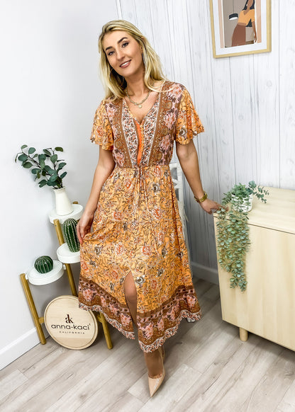 Vestido con lazo en la cintura y estampado de cachemira 