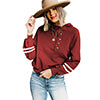 Sudadera con capucha y detalle de botones en la parte delantera 