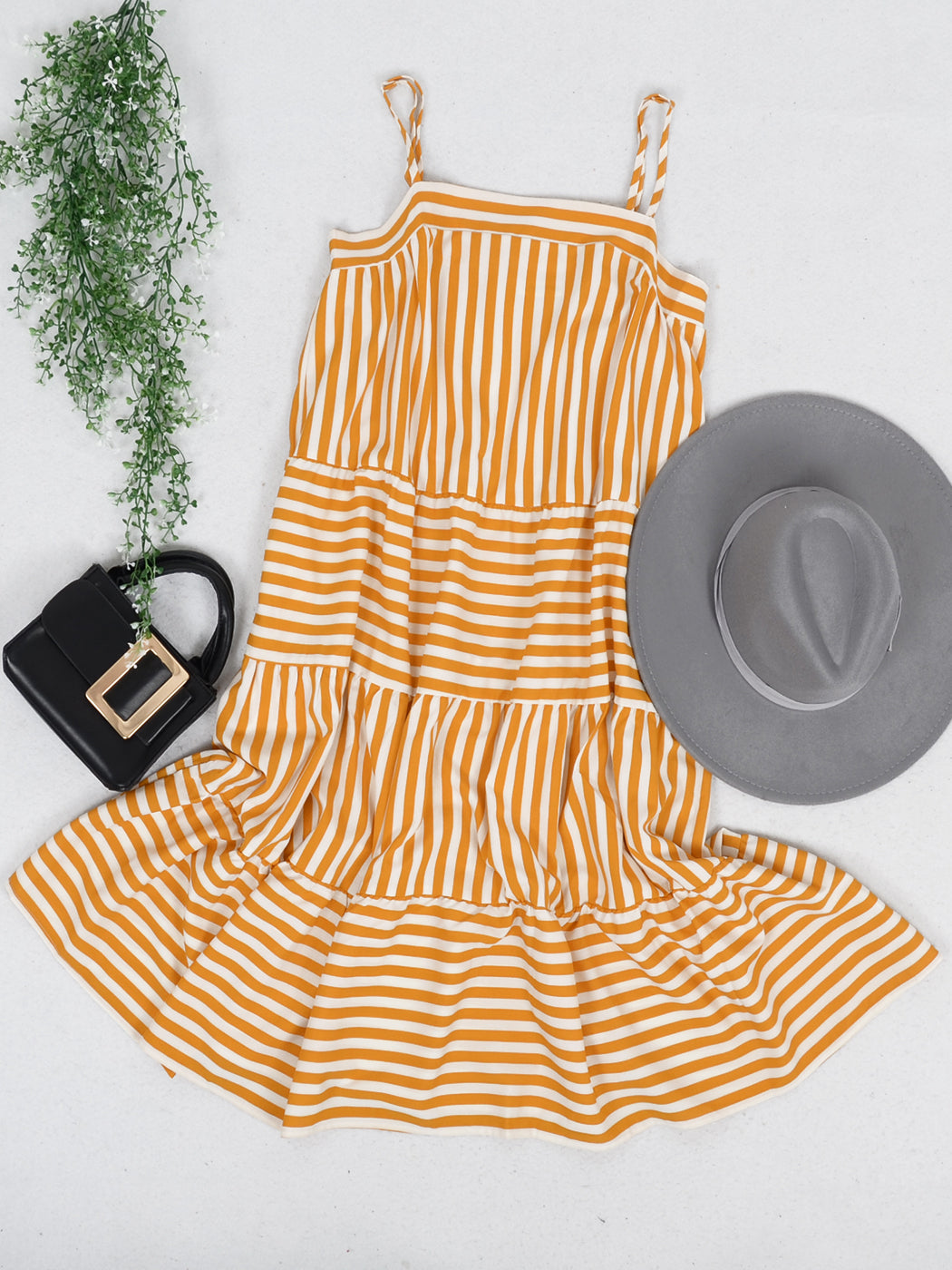 Vestido babydoll con volantes de rayas primaverales 
