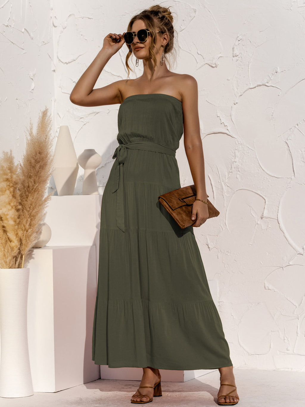 Vestido largo de primavera sin tirantes y con lazo