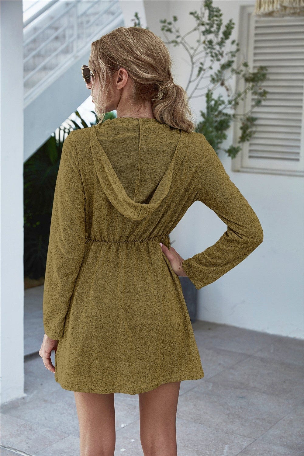 Vestido ligero de manga larga con capucha para primavera