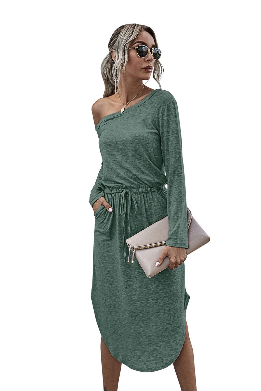 Vestido con escote redondo y hombros descubiertos