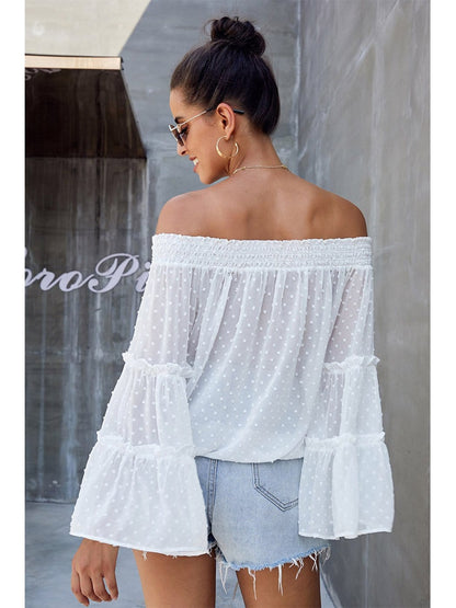 Blusa con volantes y hombros descubiertos