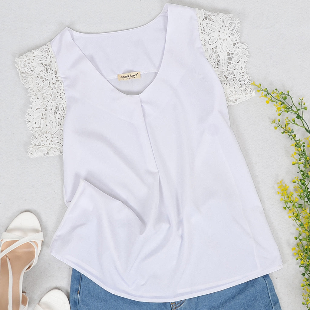 Blusa de tirantes plisada con encaje