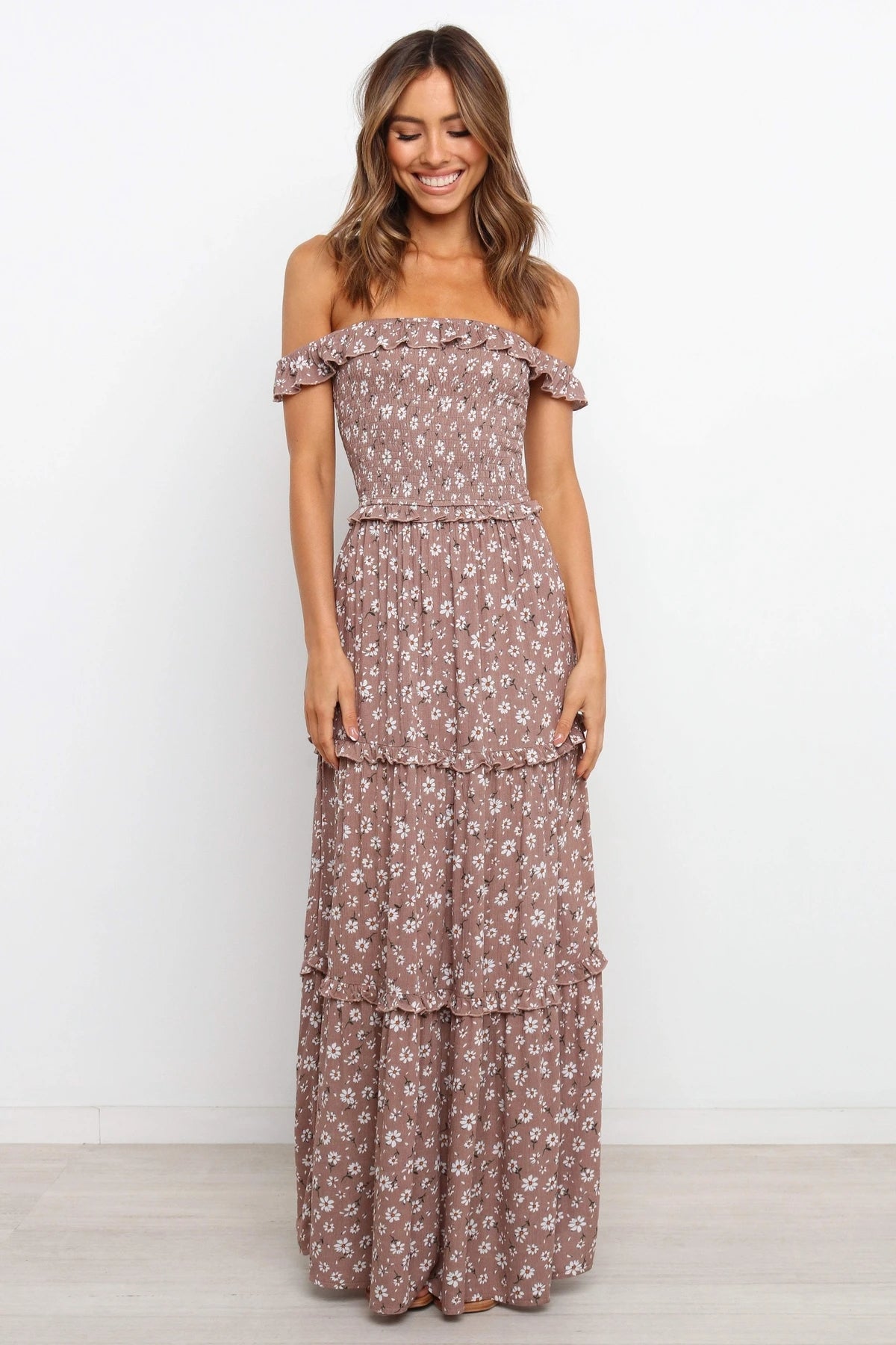 Vestido floral fruncido con tirantes 