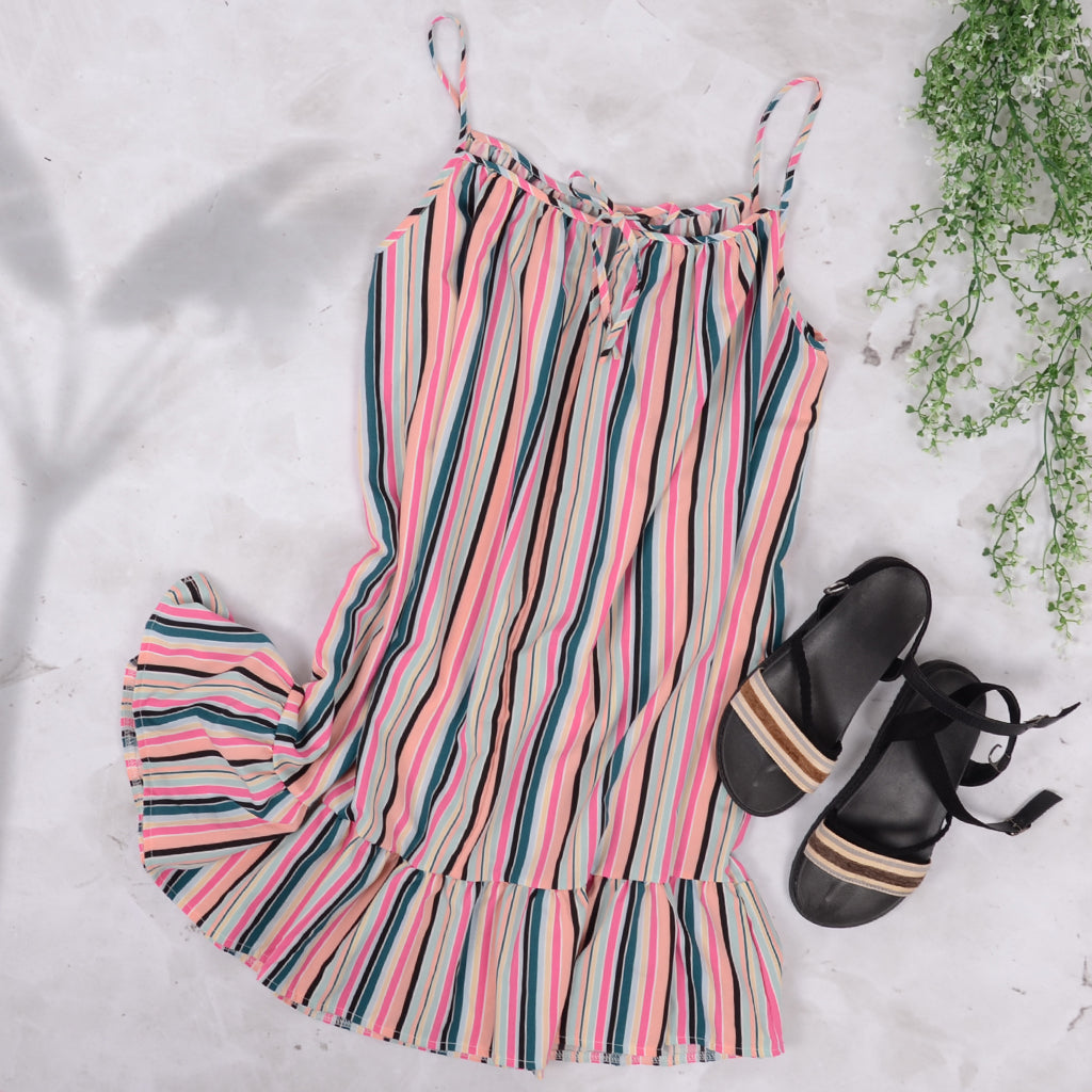 Vestido túnica con volantes y rayas