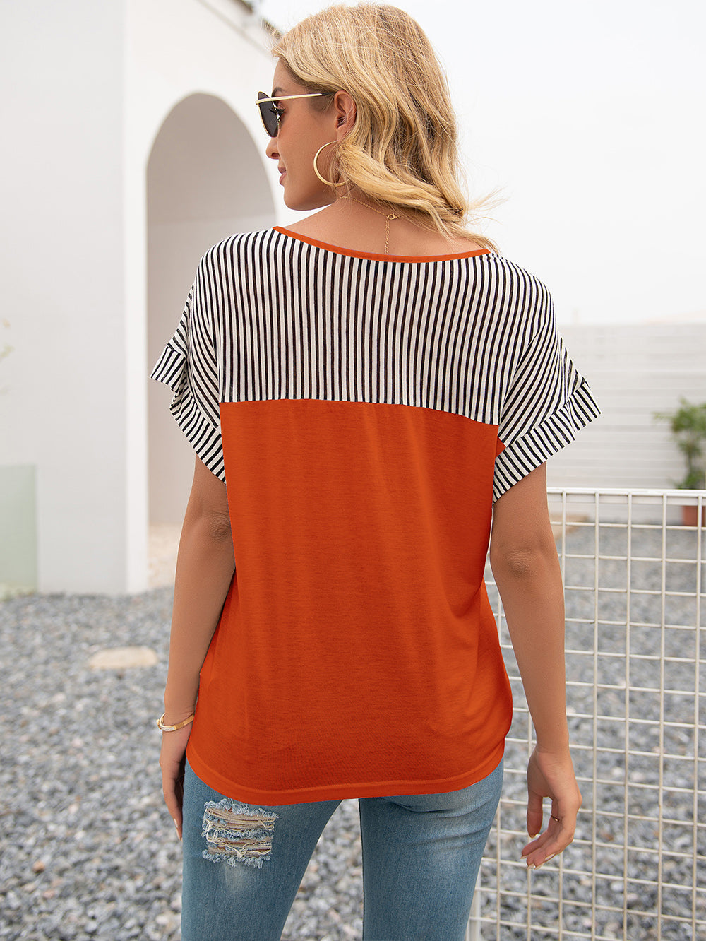 Camiseta lounge con espalda a rayas