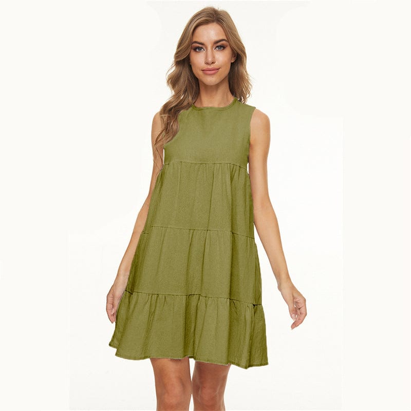 Vestido recto con cuello redondo y capas