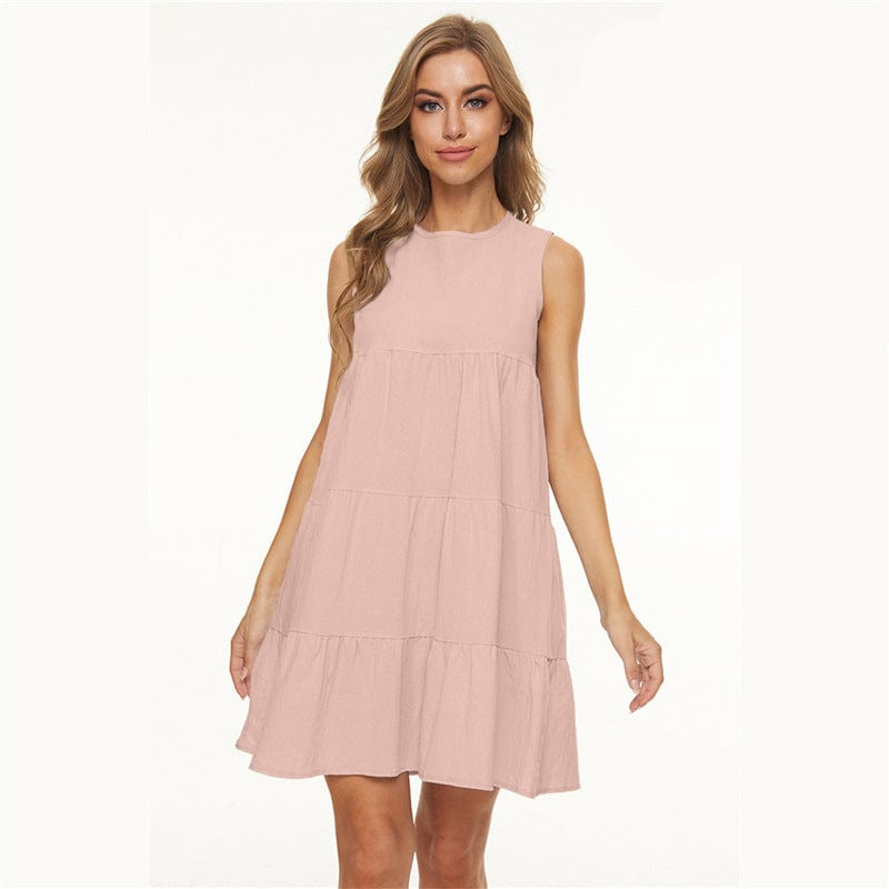 Vestido recto con cuello redondo y capas