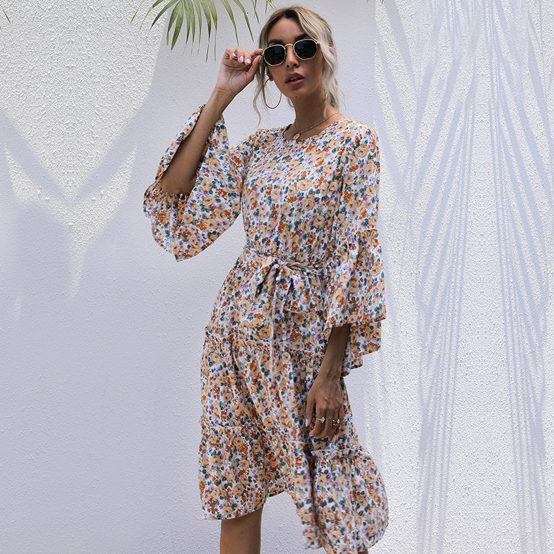 Vestido bohemio de verano con mangas con volantes 