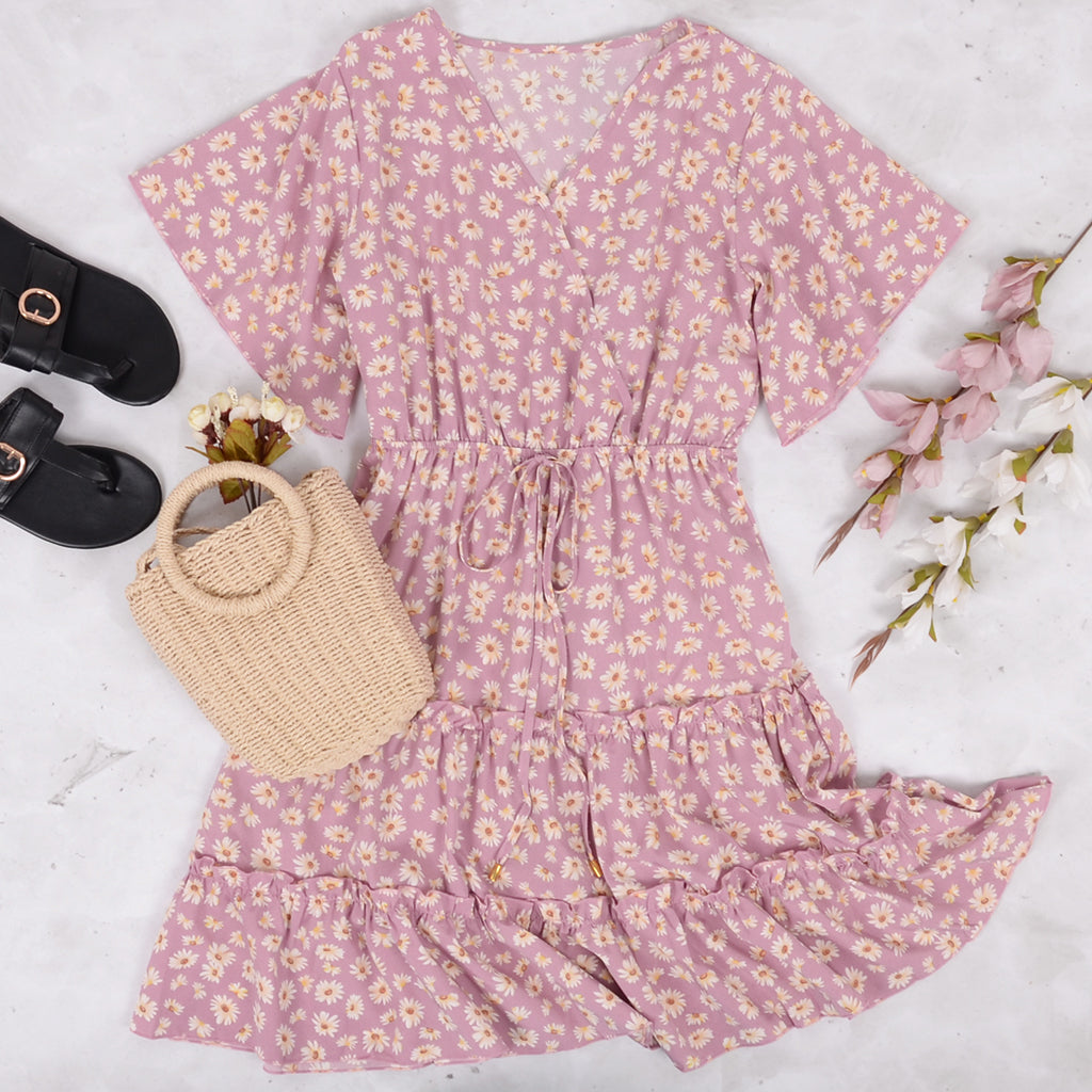 Vestido escalonado con estampado floral 