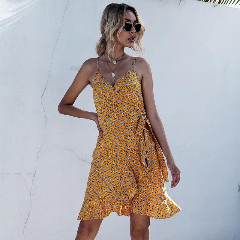 Vestido de tirantes con volantes cruzados 