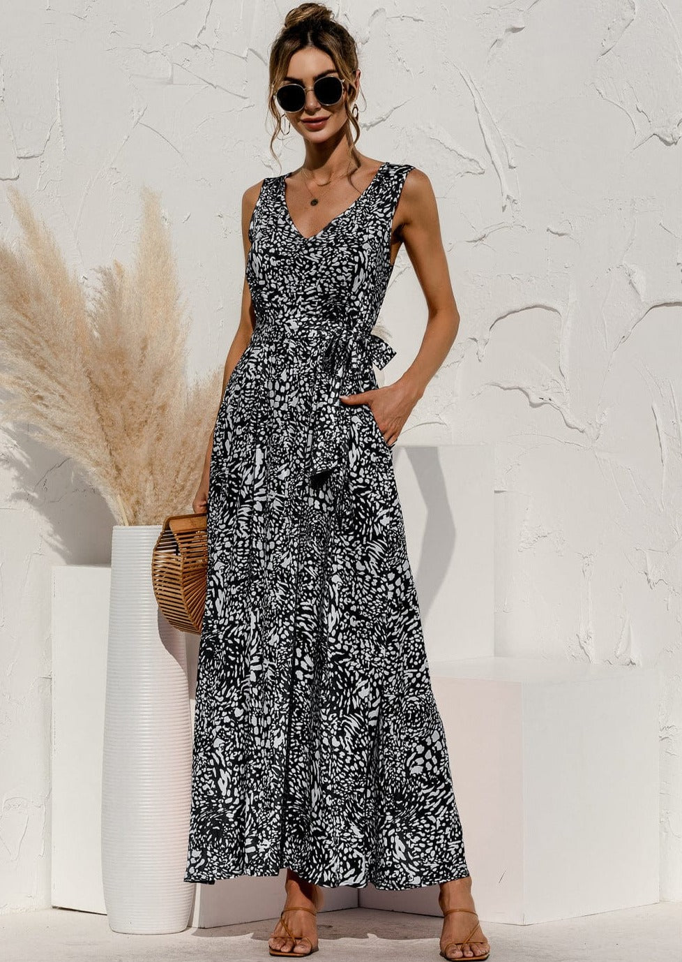 Vestido con cinturón y estampado animal