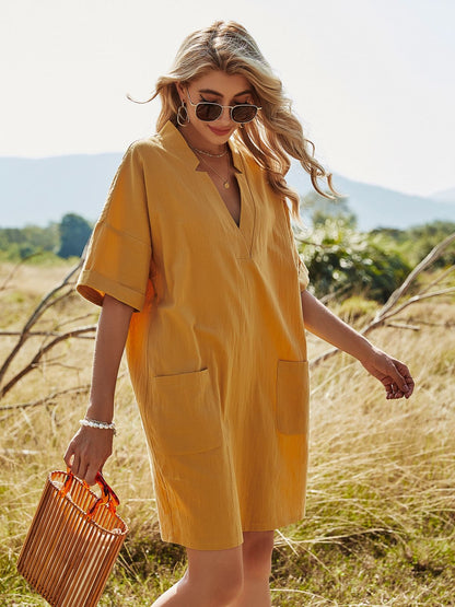 Vestido túnica extragrande con cuello entallado 