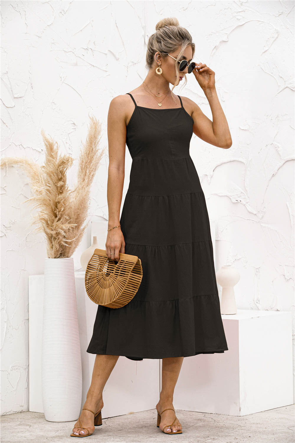 Vestido camisero con volantes y espalda abierta