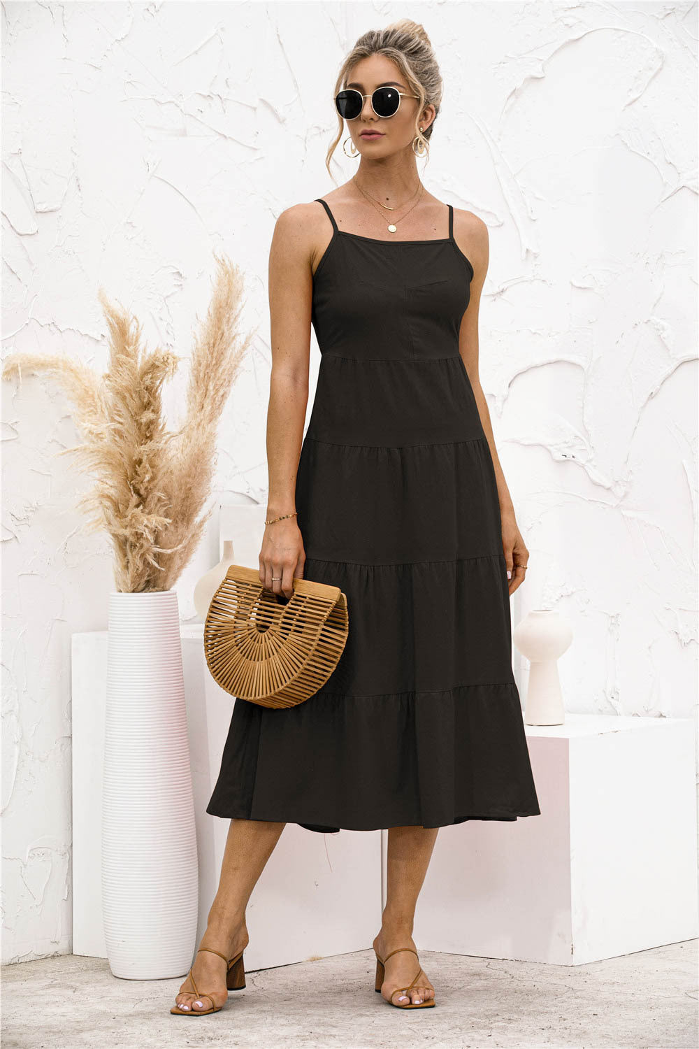 Vestido camisero con volantes y espalda abierta