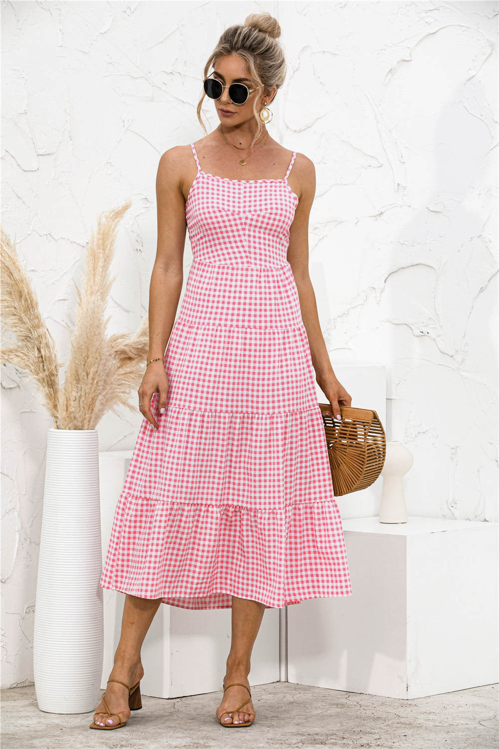 Vestido camisero con volantes y espalda abierta