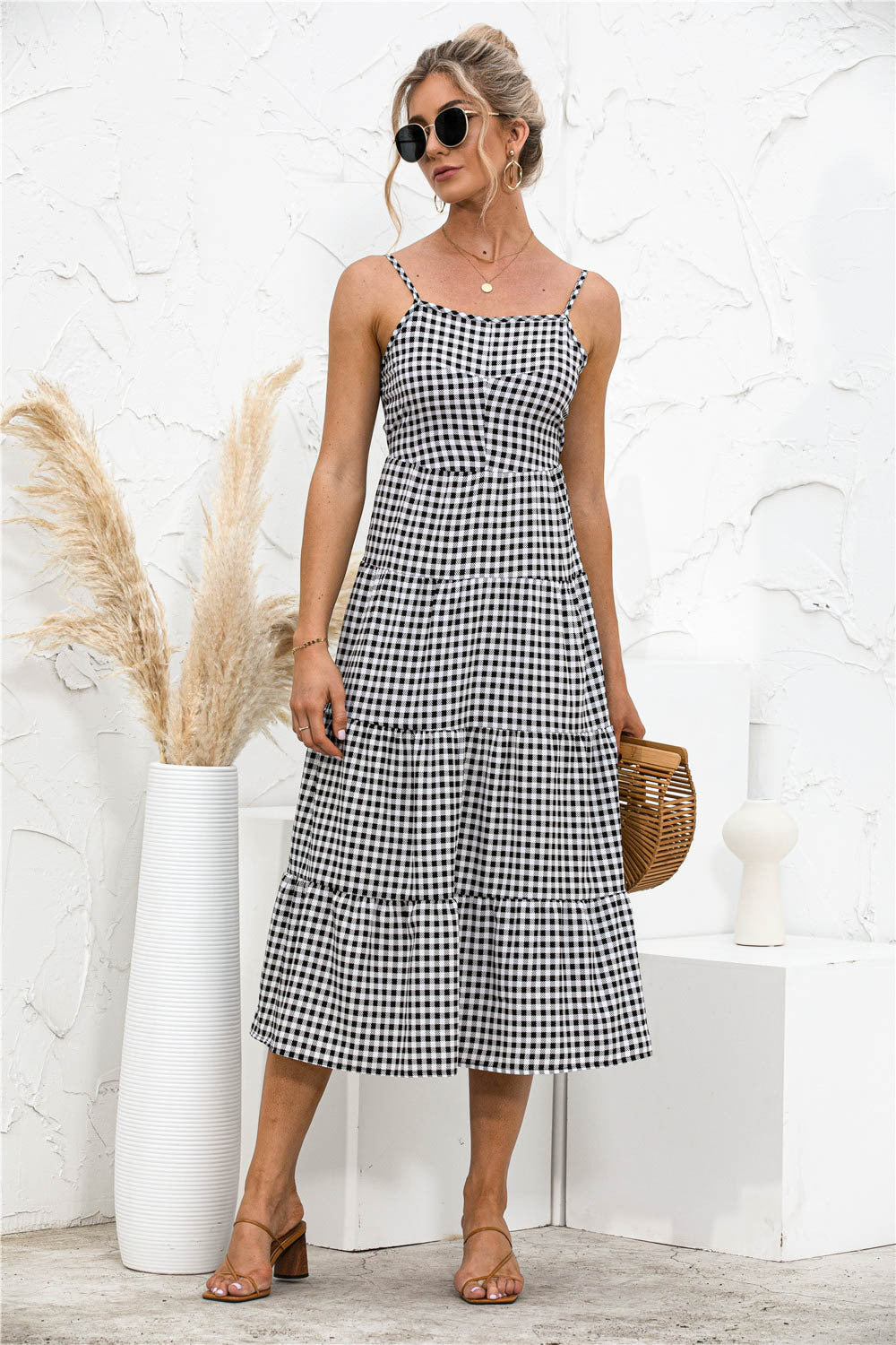 Vestido camisero con volantes y espalda abierta