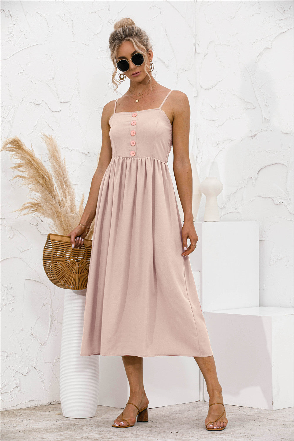 Vestido con botones en la espalda fruncidos